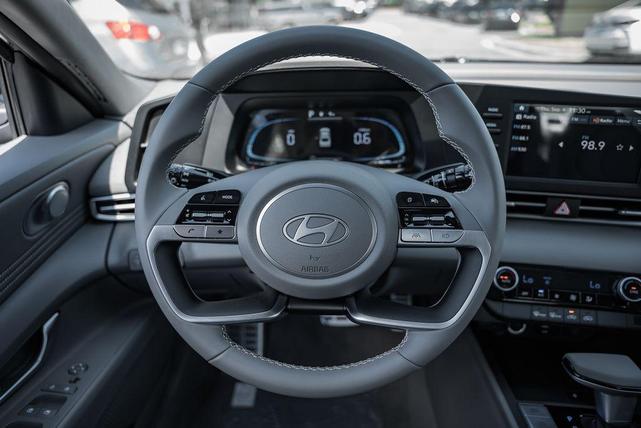 Photo of 2025 Amazon Gray Hyundai ELANTRA