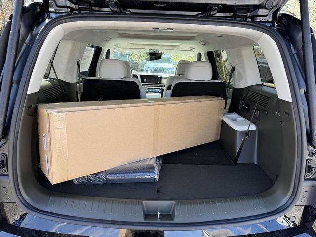 Photo of 2025 Phantom Black Hyundai SANTA FE HEV