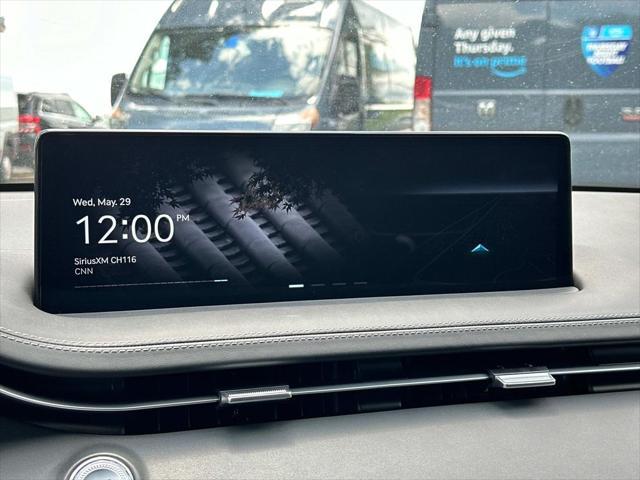Photo of 2025 Vik Black Genesis GV70