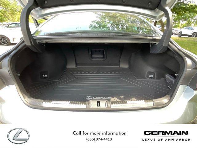 Photo of 2025 Iridium Lexus ES 350