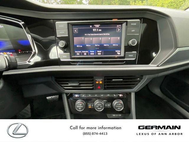 Photo of 2024 Platinum Gray Metallic Volkswagen Jetta
