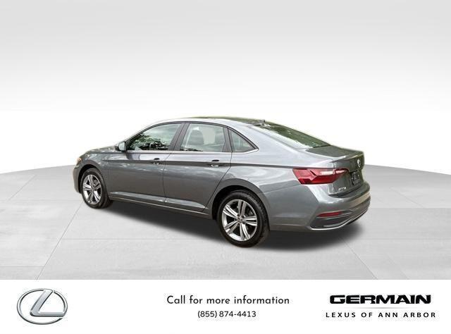 Photo of 2024 Platinum Gray Metallic Volkswagen Jetta