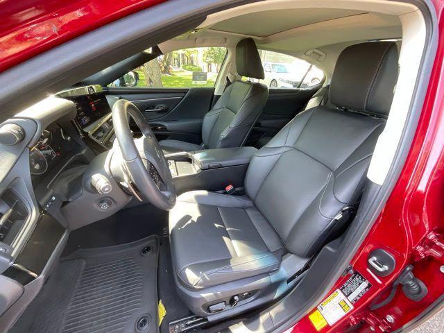 Photo of 2024 Matador Red Mica Lexus ES 350