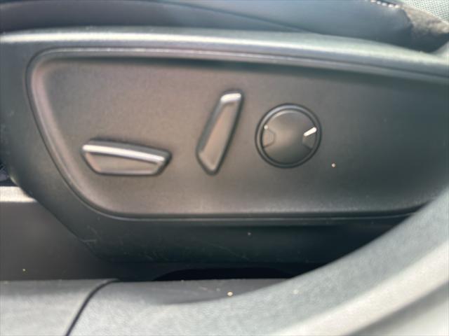 Photo of 2022 STAR WHITE METALLIC TRI-COAT Ford Escape