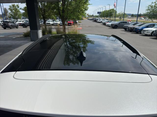 Photo of 2022 STAR WHITE METALLIC TRI-COAT Ford Escape