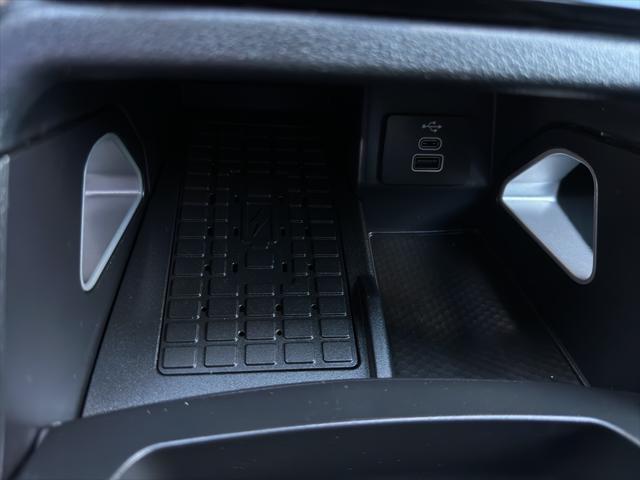 Photo of 2024 AZURE GREY MET TRI-COAT Ford Ranger