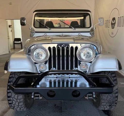 Photo of 1981 Silver Jeep Scrambler