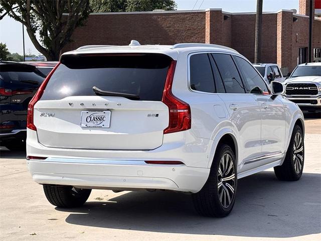 Photo of 2023 Crystal White Metallic Volvo XC90