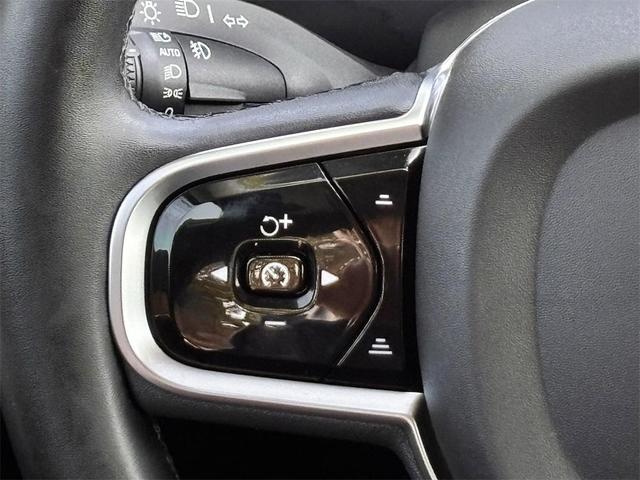 Photo of 2023 Crystal White Metallic Volvo XC90