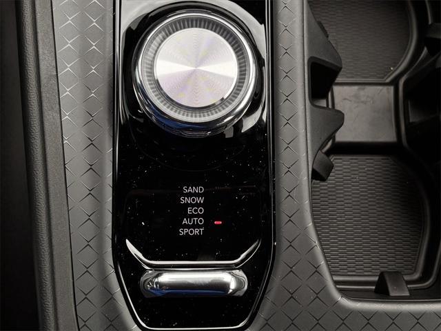 Photo of 2025 Diamond Black Crystal Pearlcoat Jeep Wagoneer S