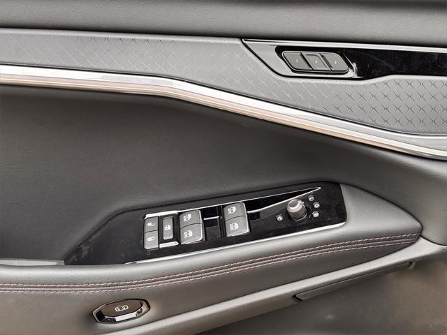 Photo of 2025 Diamond Black Crystal Pearlcoat Jeep Wagoneer S