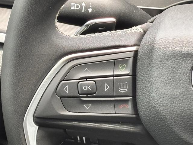 Photo of 2025 Bright White Clearcoat Jeep Grand Cherokee