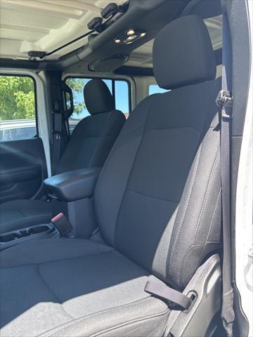 Photo of 2022 Bright White Clearcoat Jeep Wrangler Unlimited
