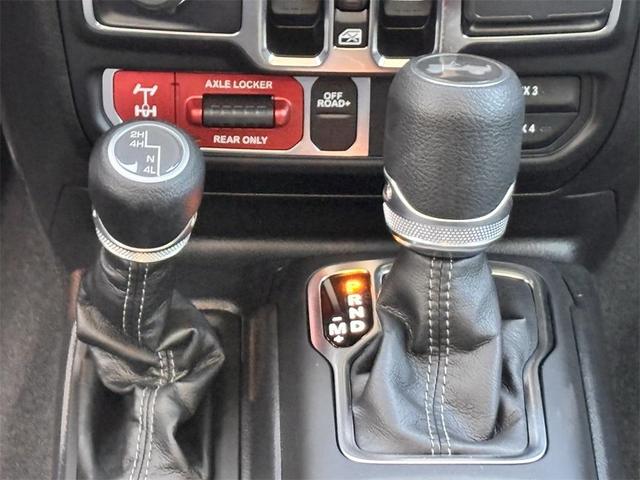 Photo of 2025 Bright White Clearcoat Jeep Wrangler
