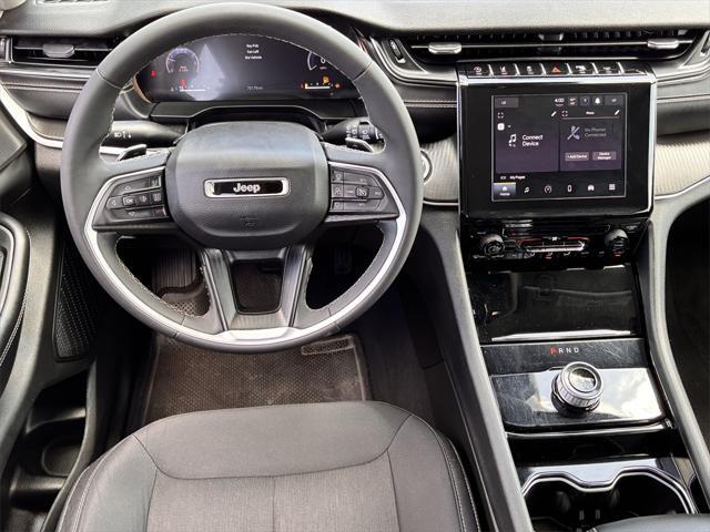 Photo of 2023 Baltic Gray Metallic Clearcoat Jeep Grand Cherokee L
