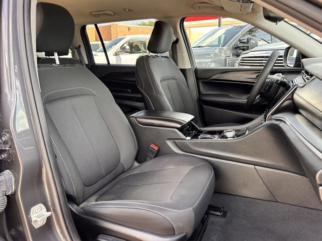 Photo of 2023 Baltic Gray Metallic Clearcoat Jeep Grand Cherokee L