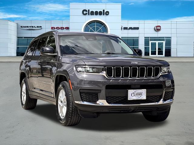 Photo of 2023 Baltic Gray Metallic Clearcoat Jeep Grand Cherokee L