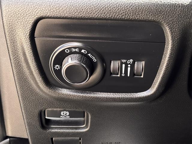 Photo of 2023 Baltic Gray Metallic Clearcoat Jeep Grand Cherokee L