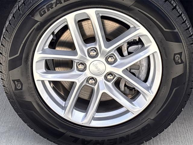 Photo of 2023 Baltic Gray Metallic Clearcoat Jeep Grand Cherokee L