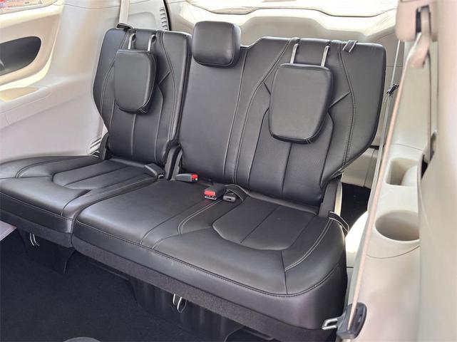 Photo of 2024 Bright White Clearcoat Chrysler Pacifica Hybrid