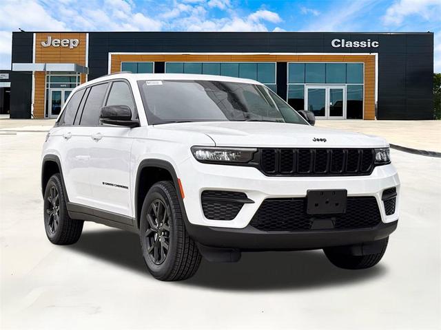 Photo of 2025 Bright White Clearcoat Jeep Grand Cherokee