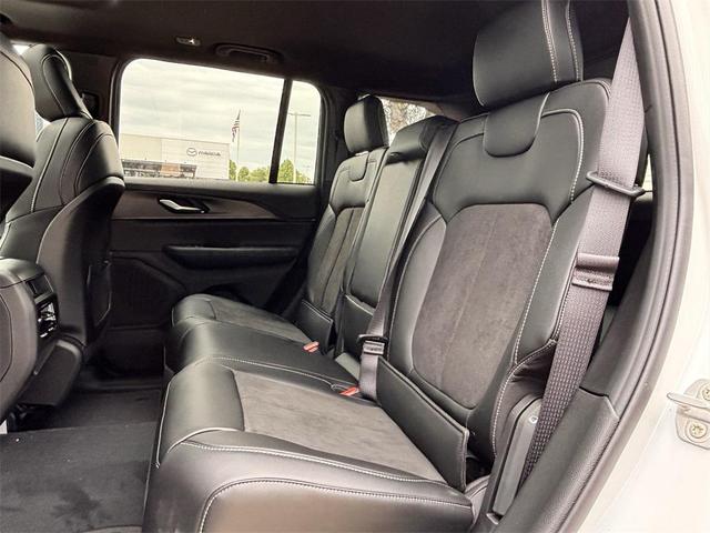 Photo of 2025 Bright White Clearcoat Jeep Grand Cherokee
