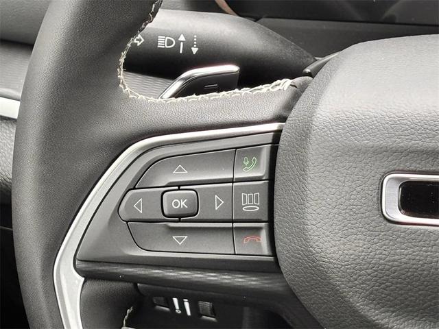 Photo of 2025 Bright White Clearcoat Jeep Grand Cherokee