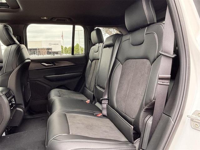Photo of 2025 Bright White Clearcoat Jeep Grand Cherokee