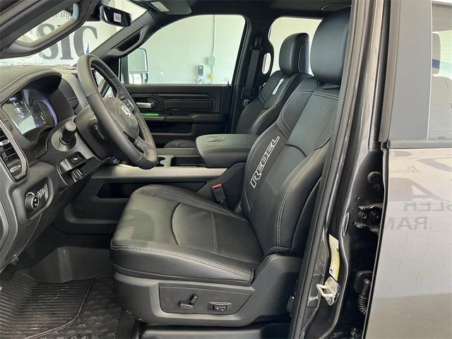 Photo of 2025 Granite Crystal Metallic Clearcoat RAM 2500