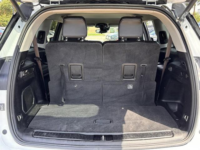 Photo of 2021 Bright White Clearcoat Jeep Grand Cherokee L