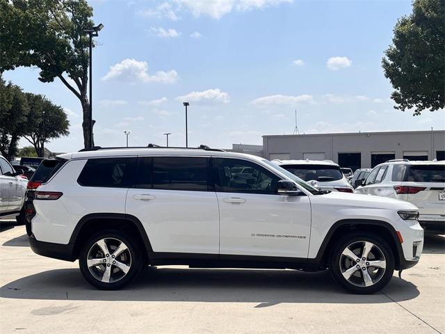 Photo of 2021 Bright White Clearcoat Jeep Grand Cherokee L