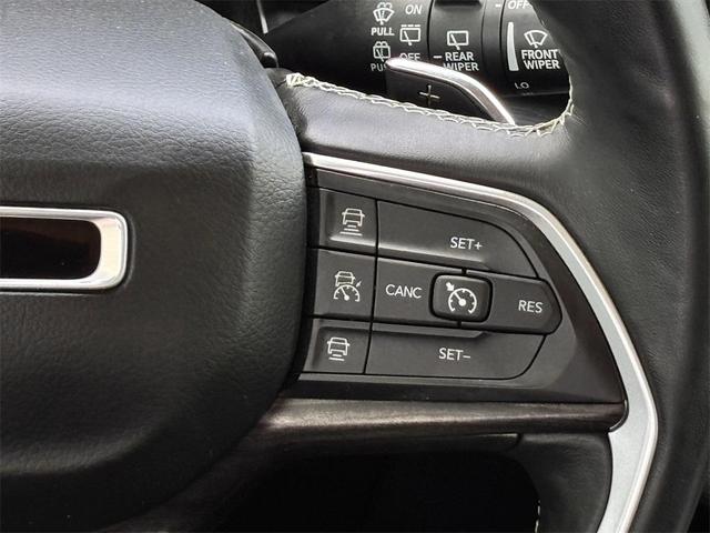 Photo of 2021 Bright White Clearcoat Jeep Grand Cherokee L