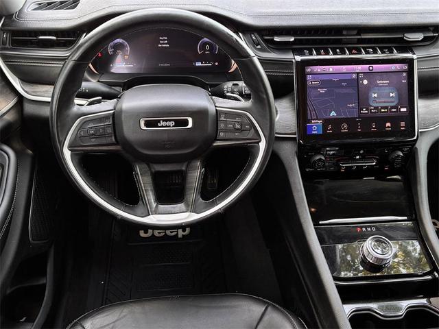 Photo of 2021 Bright White Clearcoat Jeep Grand Cherokee L