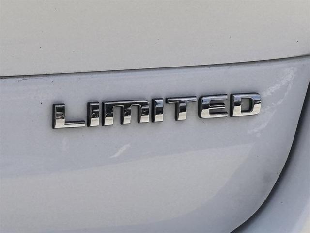 Photo of 2021 Bright White Clearcoat Jeep Grand Cherokee L
