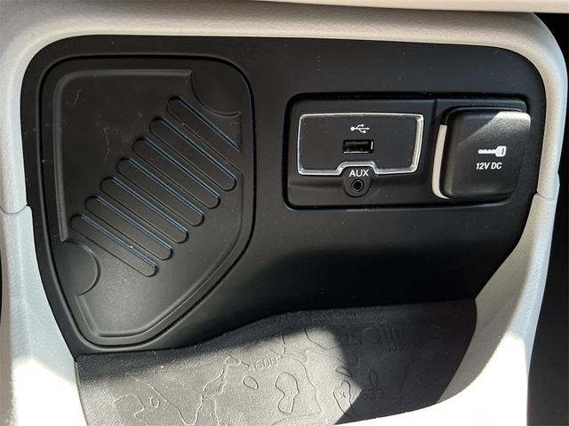 Photo of 2016 Omaha Orange Jeep Renegade