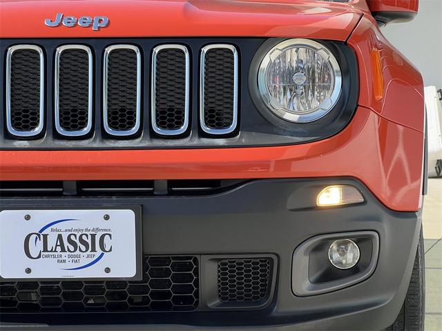 Photo of 2016 Omaha Orange Jeep Renegade