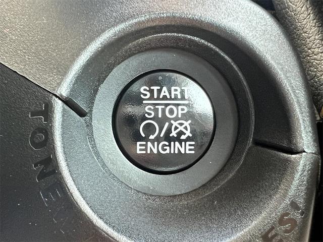 Photo of 2016 Omaha Orange Jeep Renegade