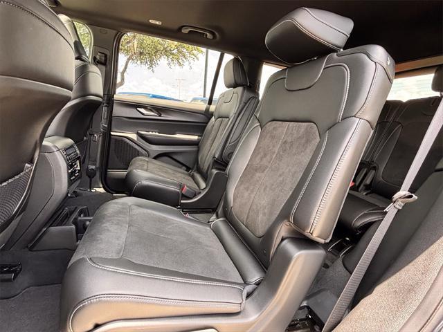 Photo of 2025 Baltic Gray Metallic Clearcoat Jeep Grand Cherokee L