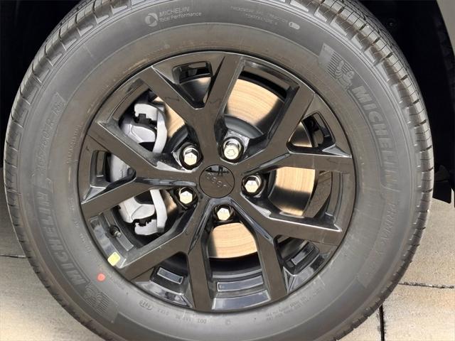 Photo of 2025 Baltic Gray Metallic Clearcoat Jeep Grand Cherokee L