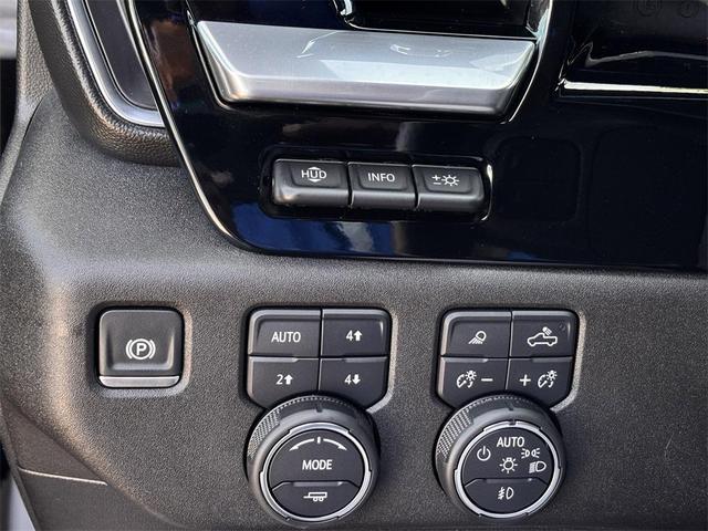 Photo of 2024 Iridescent Pearl Tricoat Chevrolet Silverado 3500