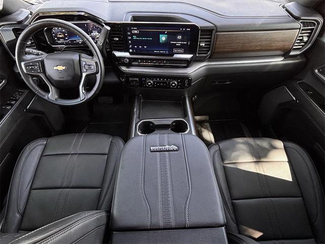 Photo of 2024 Iridescent Pearl Tricoat Chevrolet Silverado 3500
