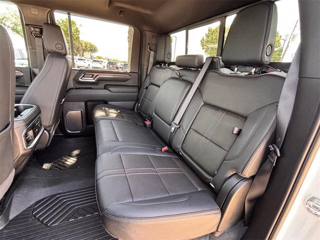 Photo of 2024 Iridescent Pearl Tricoat Chevrolet Silverado 3500