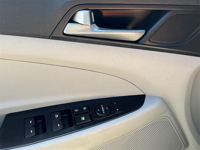 Photo of 2017 Coliseum Gray Hyundai TUCSON