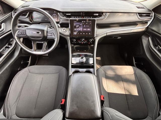 Photo of 2023 Baltic Gray Metallic Clearcoat Jeep Grand Cherokee L