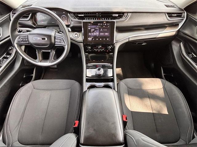 Photo of 2023 Baltic Gray Metallic Clearcoat Jeep Grand Cherokee L