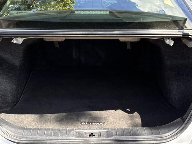 Photo of 2023 Brilliant Silver Metallic Nissan Altima