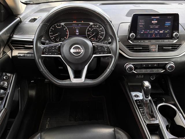 Photo of 2023 Brilliant Silver Metallic Nissan Altima