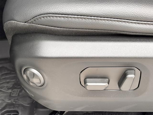 Photo of 2025 Bright White Clearcoat Jeep Wrangler