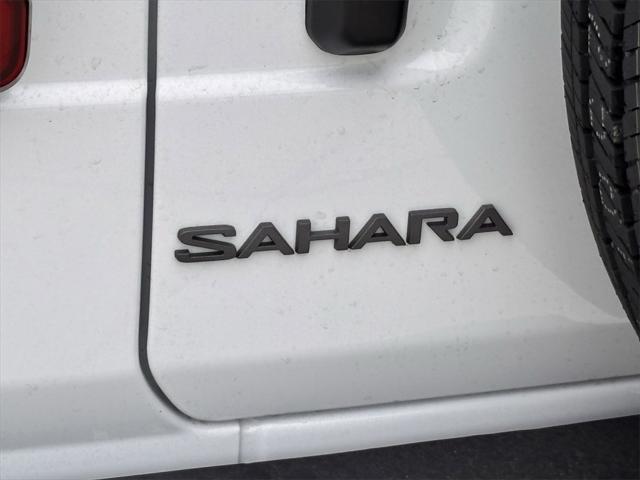 Photo of 2025 Bright White Clearcoat Jeep Wrangler
