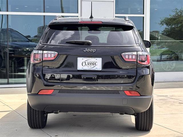 Photo of 2025 Diamond Black Crystal Pearlcoat Jeep Compass